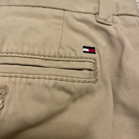 Tommy Hilfiger Cutom-Fit Khakis 30x30 - Picture 4 of 4